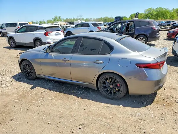 ZARFAEBN3H7553750 2017 ALFA ROMEO GIULIA - Image 2