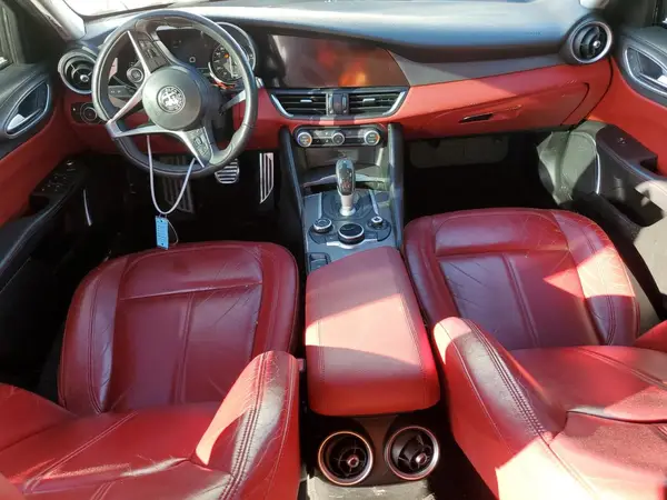 ZARFAEBN3H7555143 2017 ALFA ROMEO GIULIA - Image 8