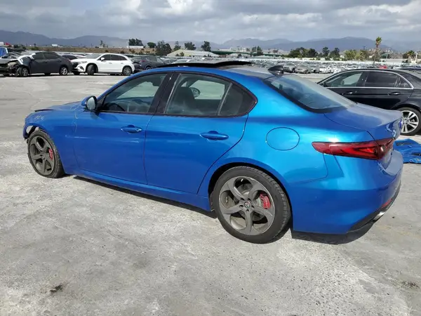 ZARFAEBN3H7561556 2017 ALFA ROMEO GIULIA - Image 2