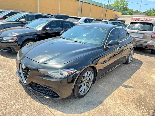 ZARFAEBN3J7563183 2018 ALFA ROMEO GIULIA - Image 2