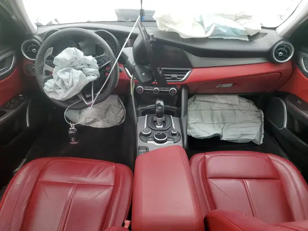 ZARFAEBN3J7569887 2018 ALFA ROMEO GIULIA - Image 8