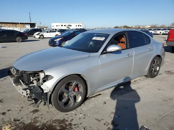 ZARFAEBN3J7578282 2018 ALFA ROMEO GIULIA - Image 1