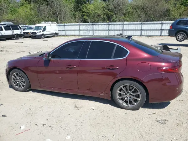 ZARFAEBN3J7579061 2018 ALFA ROMEO GIULIA - Image 2