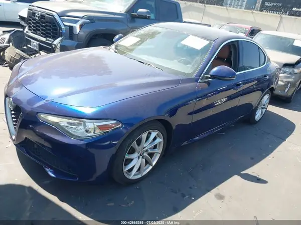 ZARFAEBN3J7590786 2018 ALFA ROMEO GIULIA - Image 2