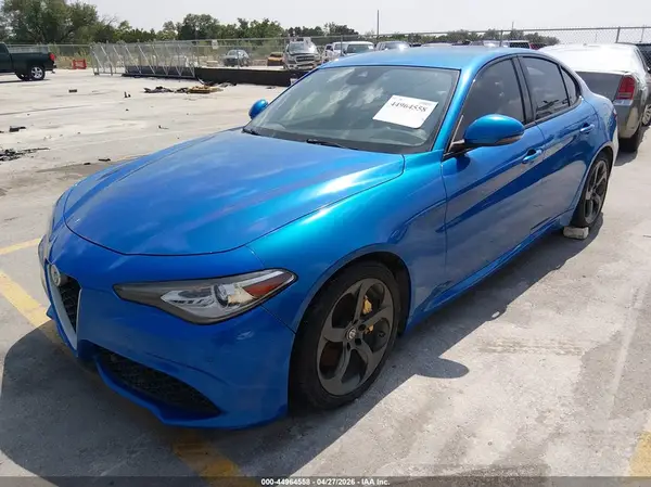 ZARFAEBN3J7591873 2018 ALFA ROMEO GIULIA - Image 2