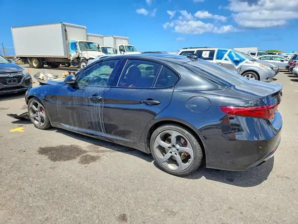 ZARFAEBN3J7592179 2018 ALFA ROMEO GIULIA - Image 2
