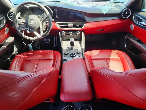 ZARFAEBN3J7592179 2018 ALFA ROMEO GIULIA - Image 8