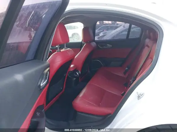 ZARFAEBN3J7594451 2018 ALFA ROMEO GIULIA - Image 8