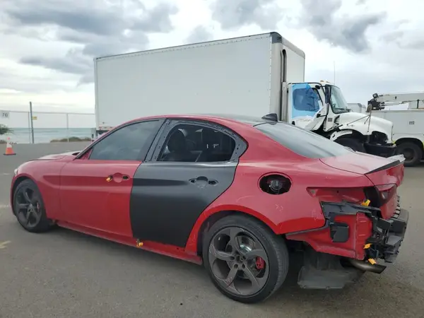 ZARFAEBN4H7543373 2017 ALFA ROMEO GIULIA - Image 2