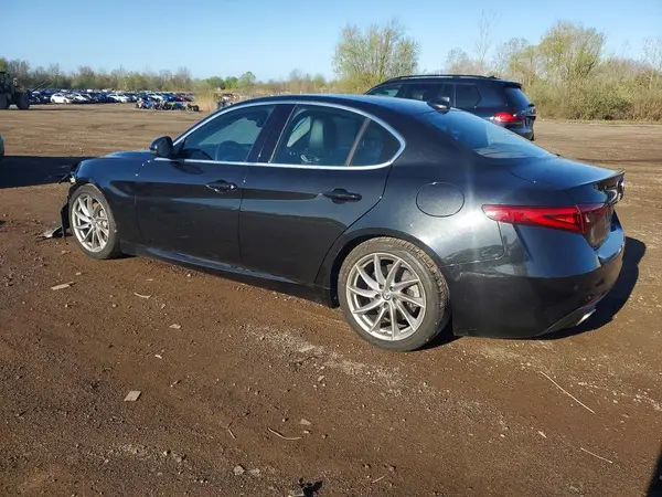 ZARFAEBN4H7551568 2017 ALFA ROMEO GIULIA - Image 2