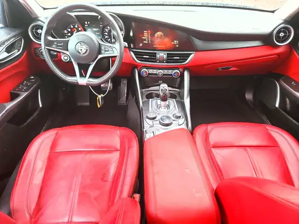 ZARFAEBN4J7573186 2018 ALFA ROMEO GIULIA - Image 8