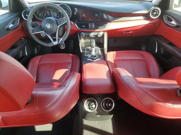 ZARFAEBN4J7582423 2018 ALFA ROMEO GIULIA - Image 8