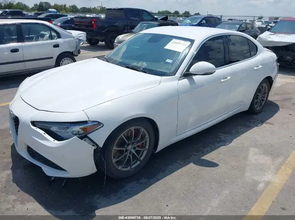 ZARFAEBN4J7590439 2018 ALFA ROMEO GIULIA - Image 2