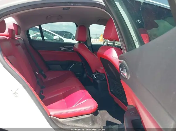 ZARFAEBN4J7590439 2018 ALFA ROMEO GIULIA - Image 8