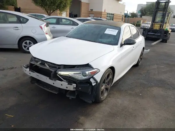 ZARFAEBN5H7535265 2017 ALFA ROMEO GIULIA - Image 2