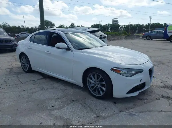 ZARFAEBN5H7551045 2017 ALFA ROMEO GIULIA - Image 1