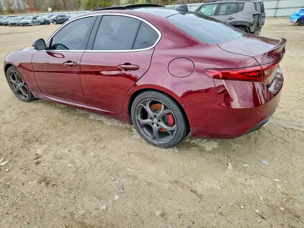 ZARFAEBN5H7558383 2017 ALFA ROMEO GIULIA - Image 2