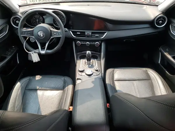 ZARFAEBN5J7565940 2018 ALFA ROMEO GIULIA - Image 8