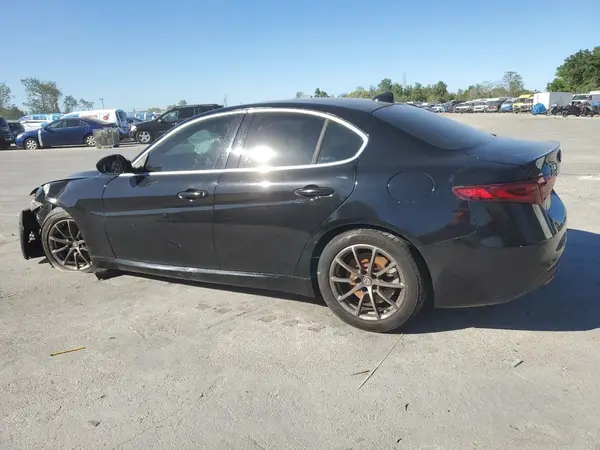 ZARFAEBN5J7573665 2018 ALFA ROMEO GIULIA - Image 2