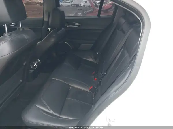 ZARFAEBN5J7590028 2018 ALFA ROMEO GIULIA - Image 8