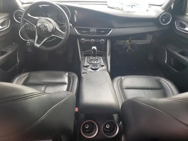 ZARFAEBN5J7598839 2018 ALFA ROMEO GIULIA - Image 8