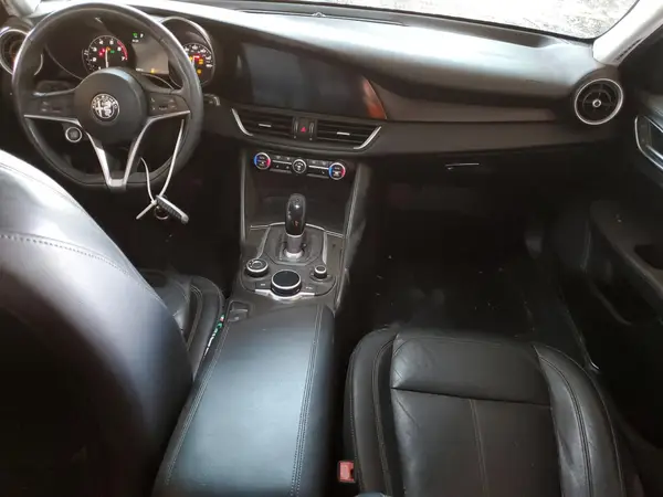 ZARFAEBN6H7541463 2017 ALFA ROMEO GIULIA - Image 8