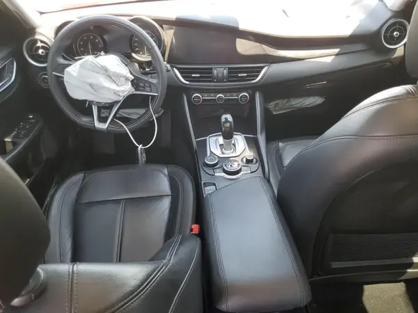 ZARFAEBN6H7546999 2017 ALFA ROMEO GIULIA - Image 8