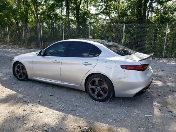 ZARFAEBN6H7551510 2017 ALFA ROMEO GIULIA - Image 2
