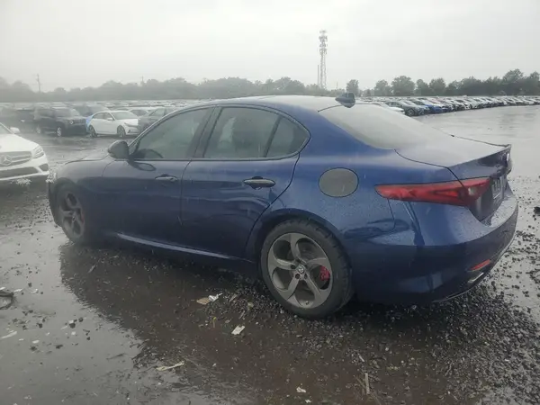ZARFAEBN6H7551538 2017 ALFA ROMEO GIULIA - Image 2