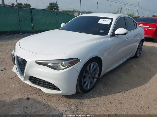 ZARFAEBN6H7551894 2017 ALFA ROMEO GIULIA - Image 2