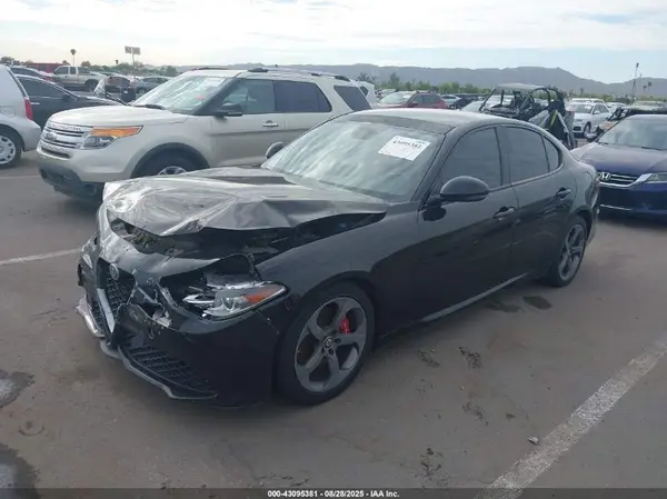 ZARFAEBN6H7553497 2017 ALFA ROMEO GIULIA - Image 2