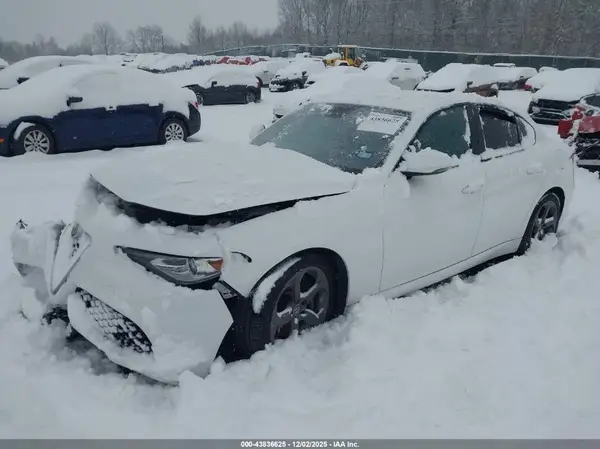 ZARFAEBN6H7554939 2017 ALFA ROMEO GIULIA - Image 2