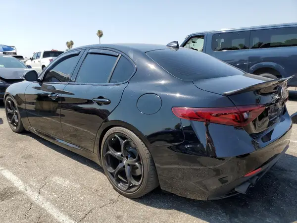 ZARFAEBN6H7555833 2017 ALFA ROMEO GIULIA - Image 2