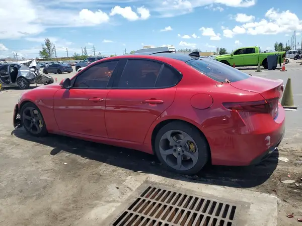ZARFAEBN6J7567079 2018 ALFA ROMEO GIULIA - Image 2