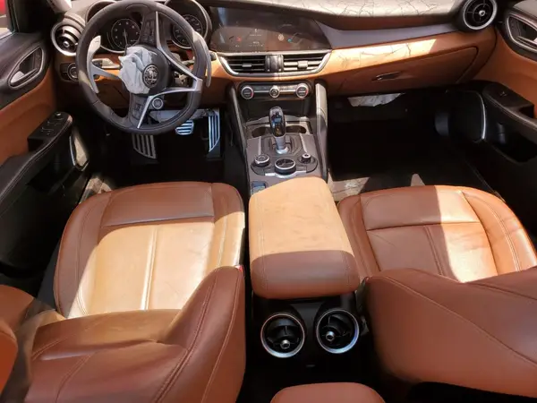 ZARFAEBN6J7567079 2018 ALFA ROMEO GIULIA - Image 8