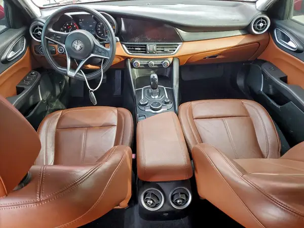 ZARFAEBN6J7571763 2018 ALFA ROMEO GIULIA - Image 8