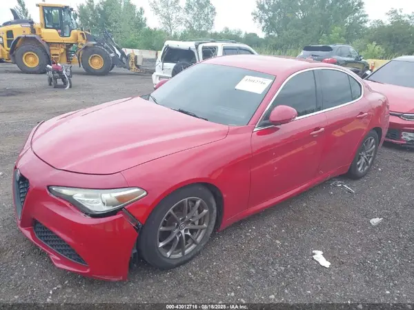 ZARFAEBN6J7580088 2018 ALFA ROMEO GIULIA - Image 2