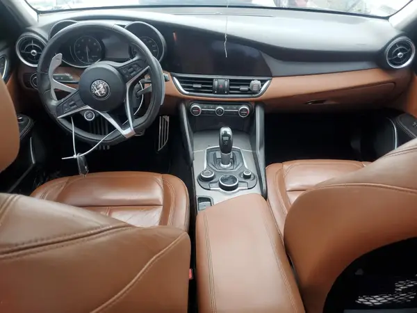 ZARFAEBN6J7594072 2018 ALFA ROMEO GIULIA - Image 8