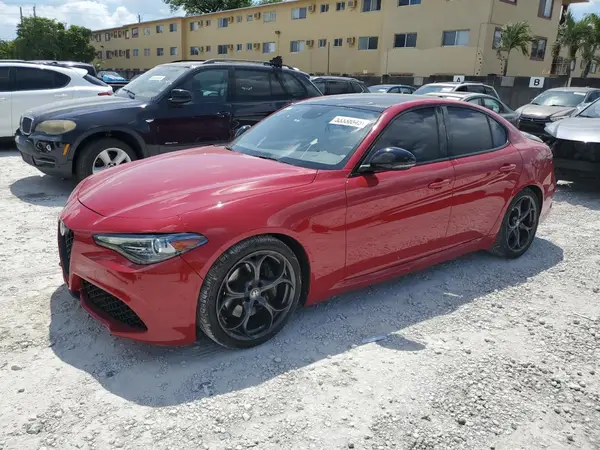 ZARFAEBN6J7597215 2018 ALFA ROMEO GIULIA - Image 1