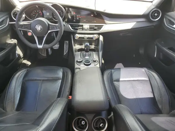 ZARFAEBN6J7597215 2018 ALFA ROMEO GIULIA - Image 8