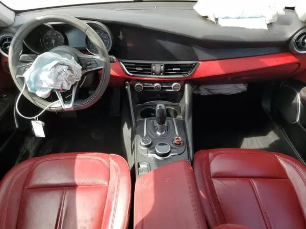 ZARFAEBN6J7597943 2018 ALFA ROMEO GIULIA - Image 8