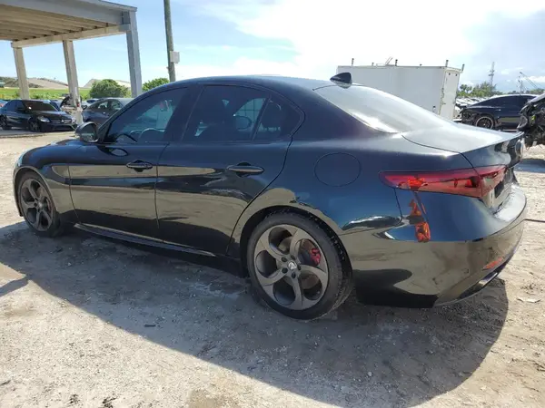 ZARFAEBN7H7531217 2017 ALFA ROMEO GIULIA - Image 2