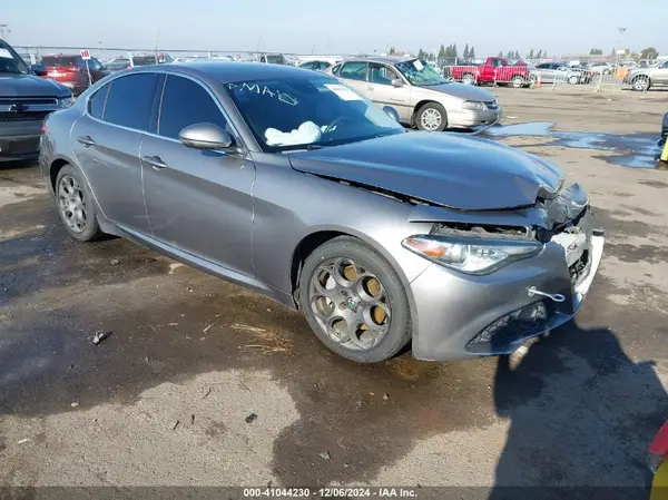 ZARFAEBN7H7531556 2017 ALFA ROMEO GIULIA - Image 1