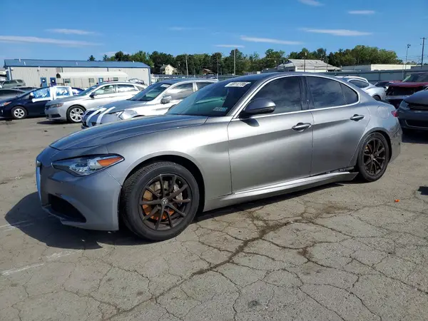 ZARFAEBN7J7590693 2018 ALFA ROMEO GIULIA - Image 1
