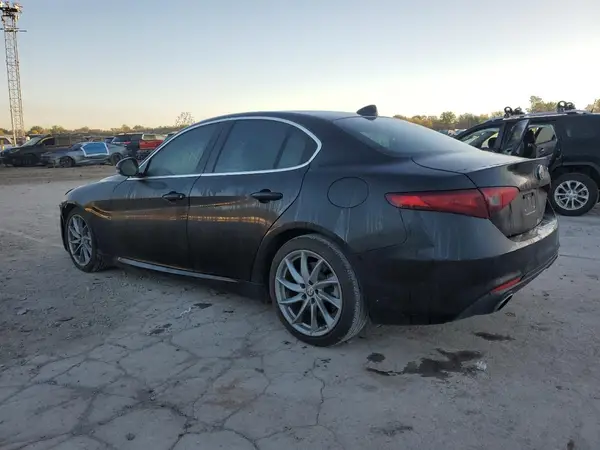 ZARFAEBN8H7532876 2017 ALFA ROMEO GIULIA - Image 2