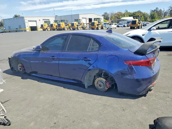 ZARFAEBN8H7535664 2017 ALFA ROMEO GIULIA - Image 2