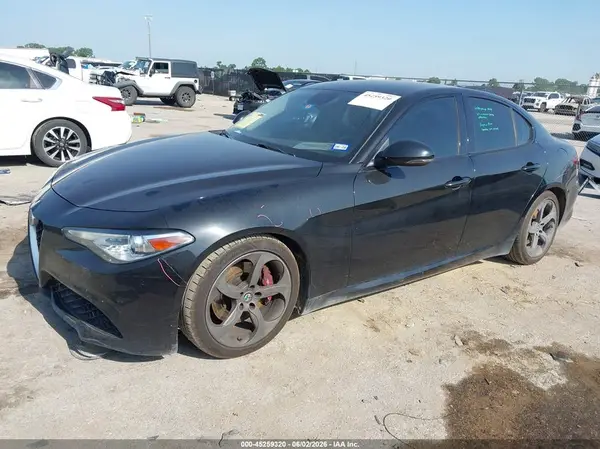 ZARFAEBN8H7538628 2017 ALFA ROMEO GIULIA - Image 2