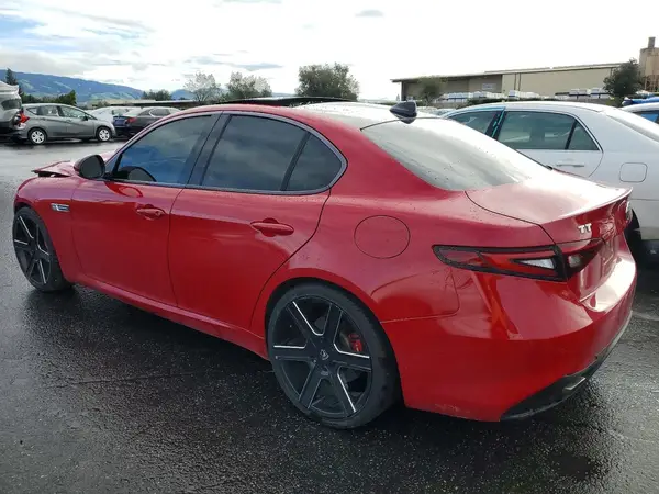 ZARFAEBN8H7545451 2017 ALFA ROMEO GIULIA - Image 2