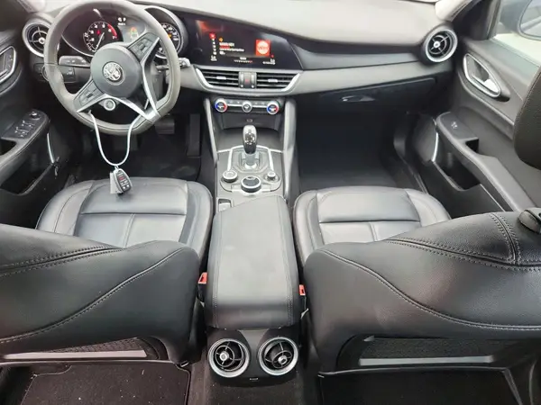 ZARFAEBN8J7566189 2018 ALFA ROMEO GIULIA - Image 8