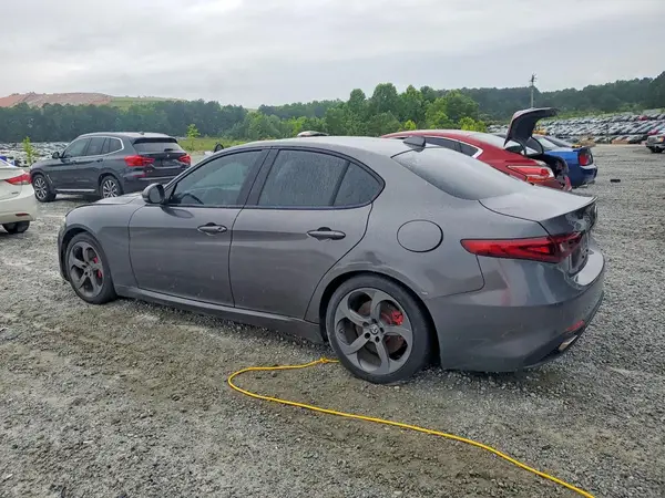 ZARFAEBN8J7566273 2018 ALFA ROMEO GIULIA - Image 2
